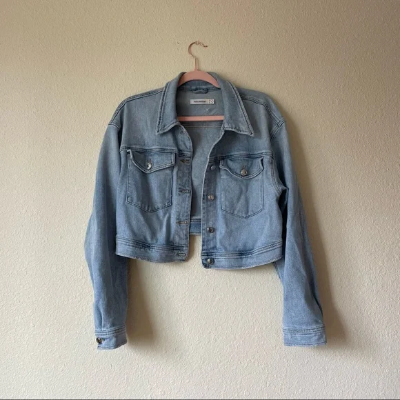Good American Cropped Denim Jacket - Picture 5 of 11